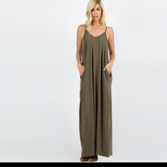 Dresses & Skirts - Oversized Maxi Dress with Pockets